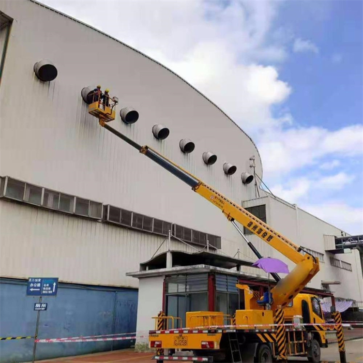 南明高空作业车出租服务：专业广告牌安装解决方案