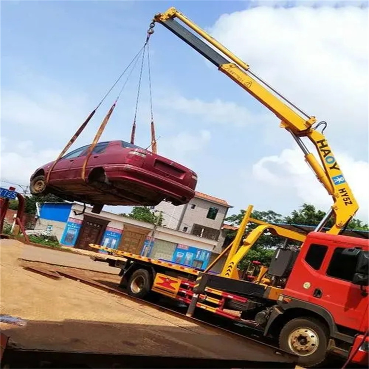 南明吊车吊汽车的正确方法